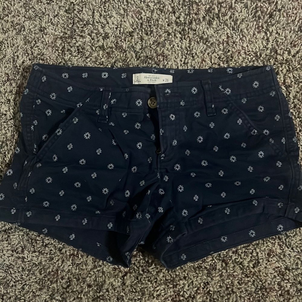 Abercrombie shorts worn only a handful of times. In great condition.
